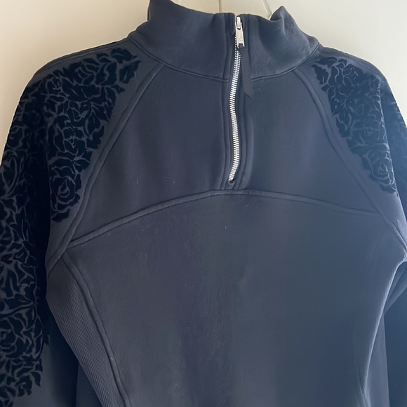 Lululemon sweatshirt size 10 excellent condition NWOT - Picture 3 of 4